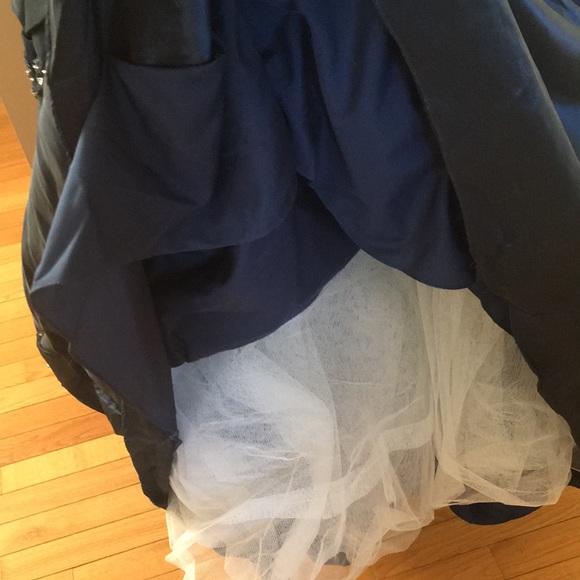 Beautiful prom gown - Picture 9 of 16